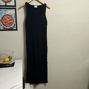 DKNY- Sleeveless Ribbed Maxi Dress